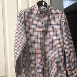 Vineyard vine Mens button down shirt excellent condition